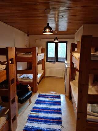 Хостелы Silver Fox Hostel Экясломполо Кровать в общем 6-местном номере для мужчин и женщин-1